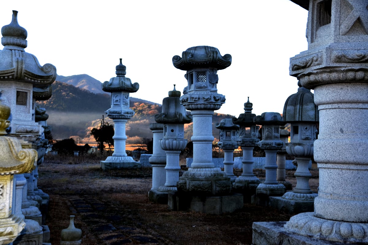 Makabe Stone Lantern
