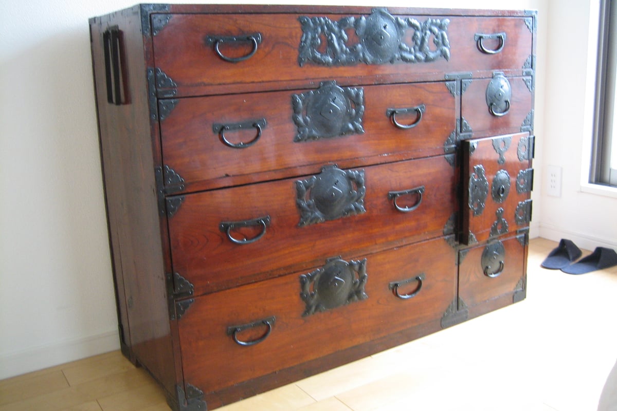 Sendai Tansu