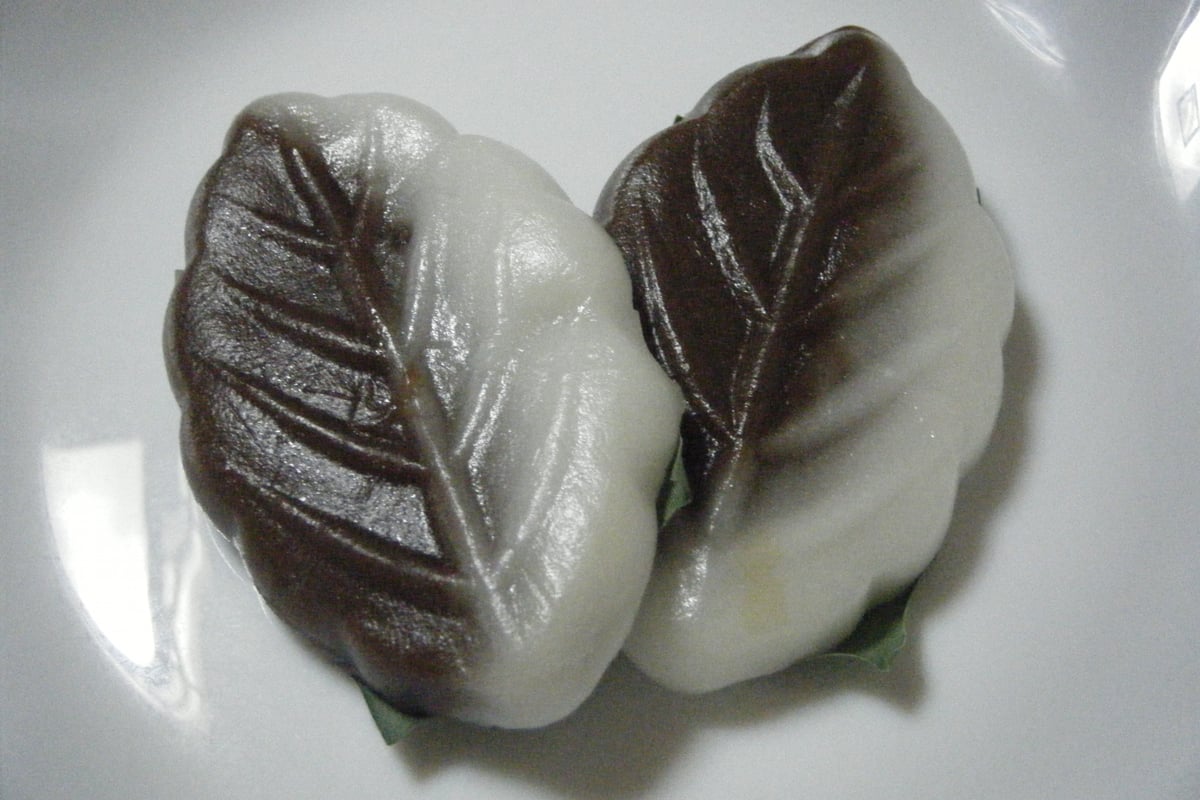 Bekomochi (marbled mochi sweet)