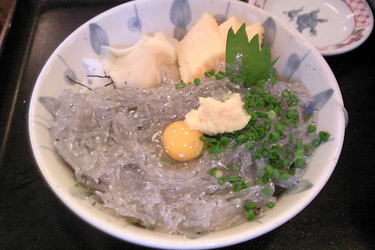Nama-Shirasu-Don (Raw Whitebait Rice Bowl)