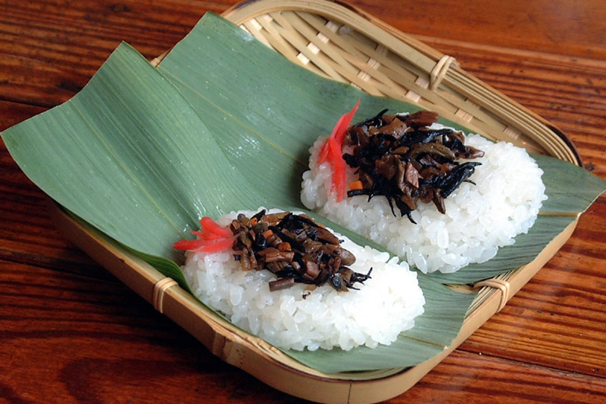 Sasa-zushi (Bamboo-Leaf Sushi)